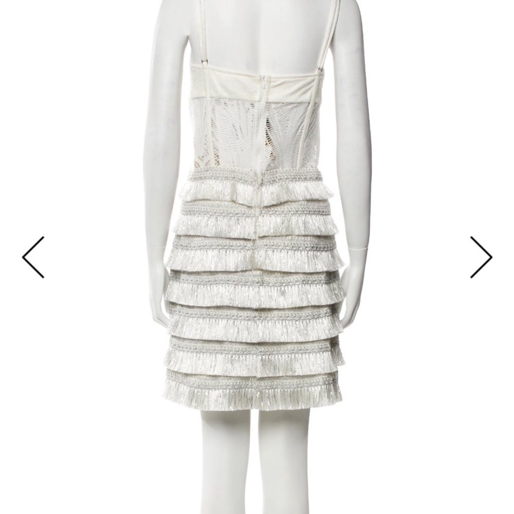 Elegant White Tiered Dress - Picture 3 of 3